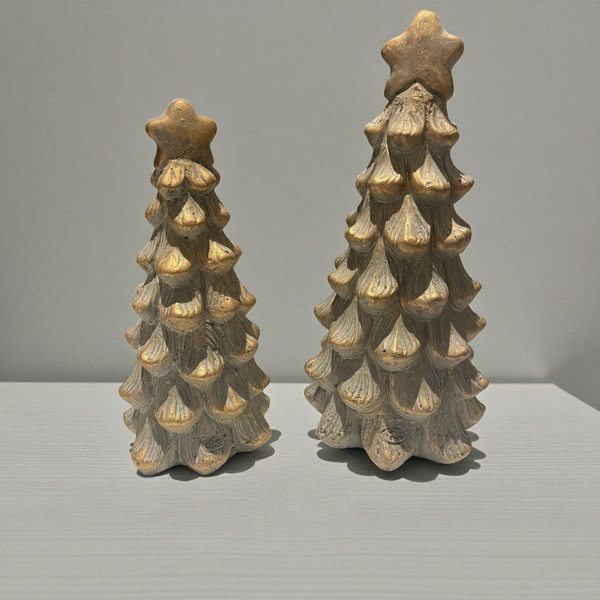 ๐ Kerstboom van steen goud/grijs โ 21 cm hoog