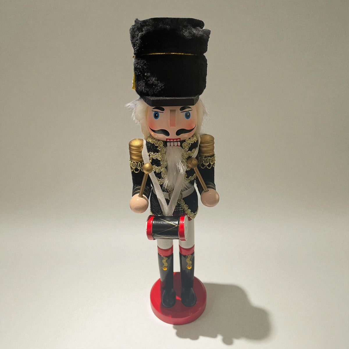 ๐ Traditionele houten notenkraker met trommel โ 30 cm