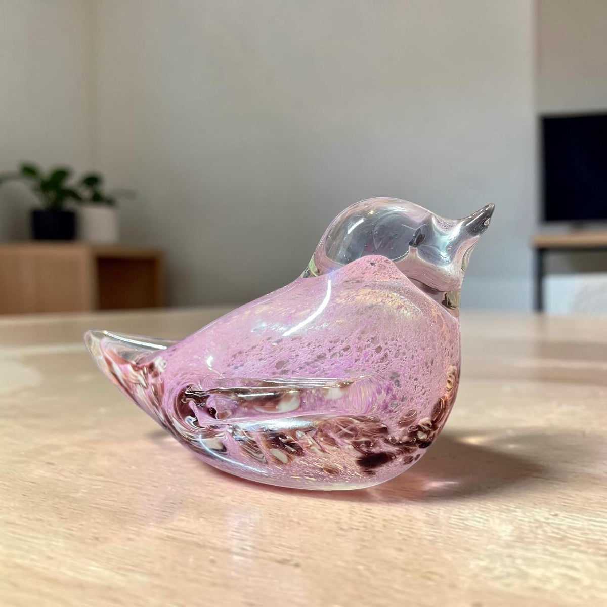 Zittende Glazen Vogel van Massief Kristalglas – Paars