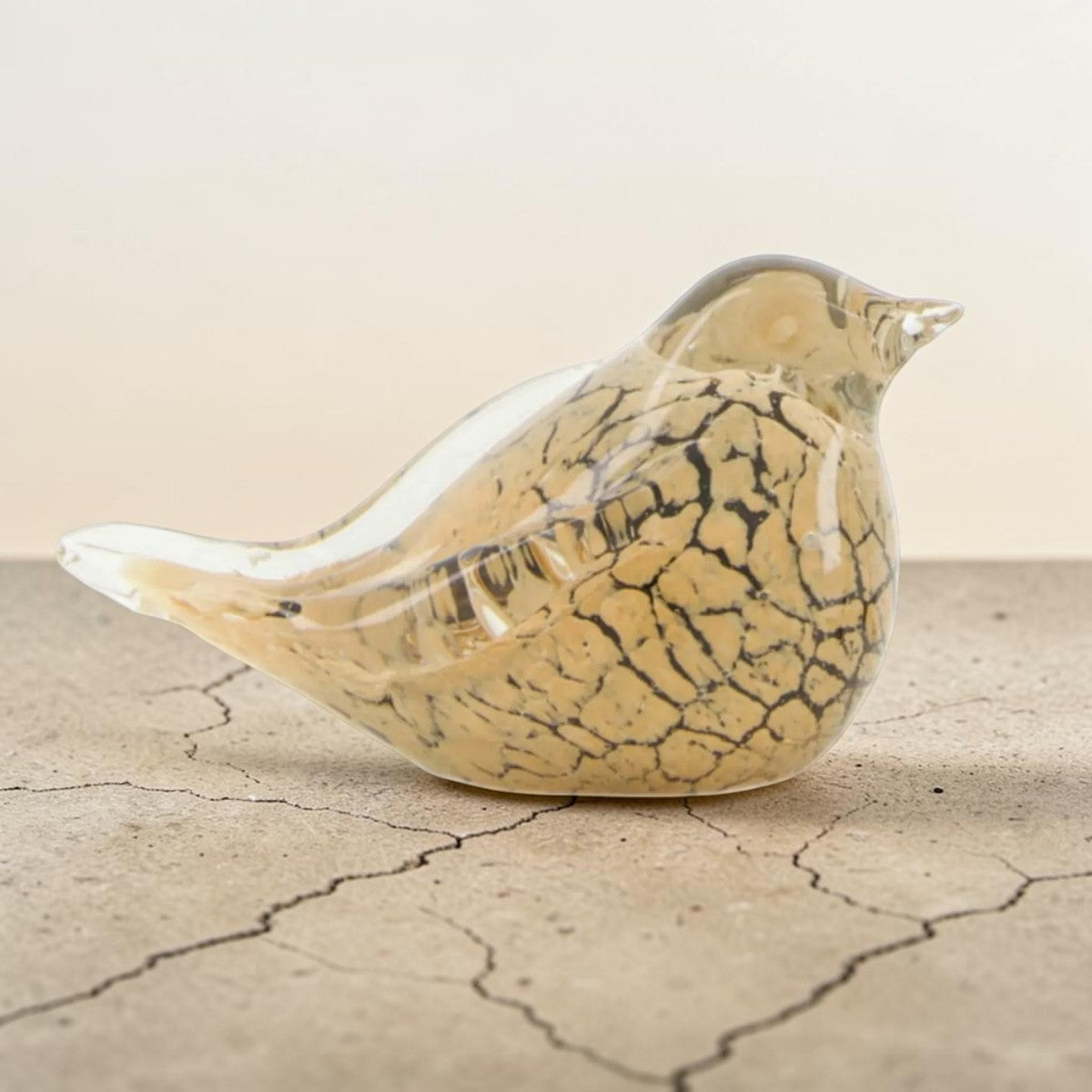 Zittende Glazen Vogel van Massief Kristalglas – Bruin