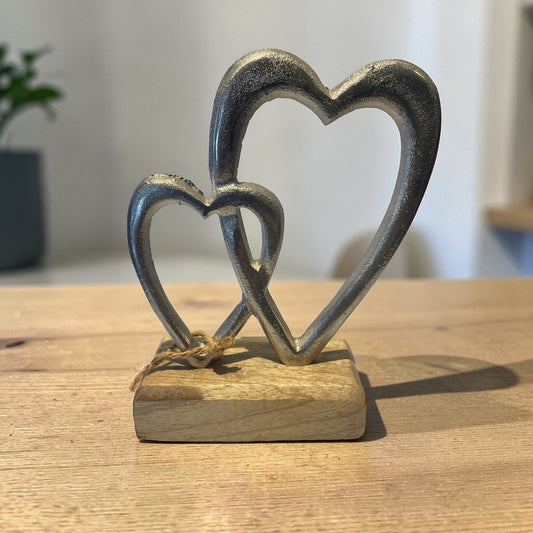 Zilveren Harten op hout – 18 cm