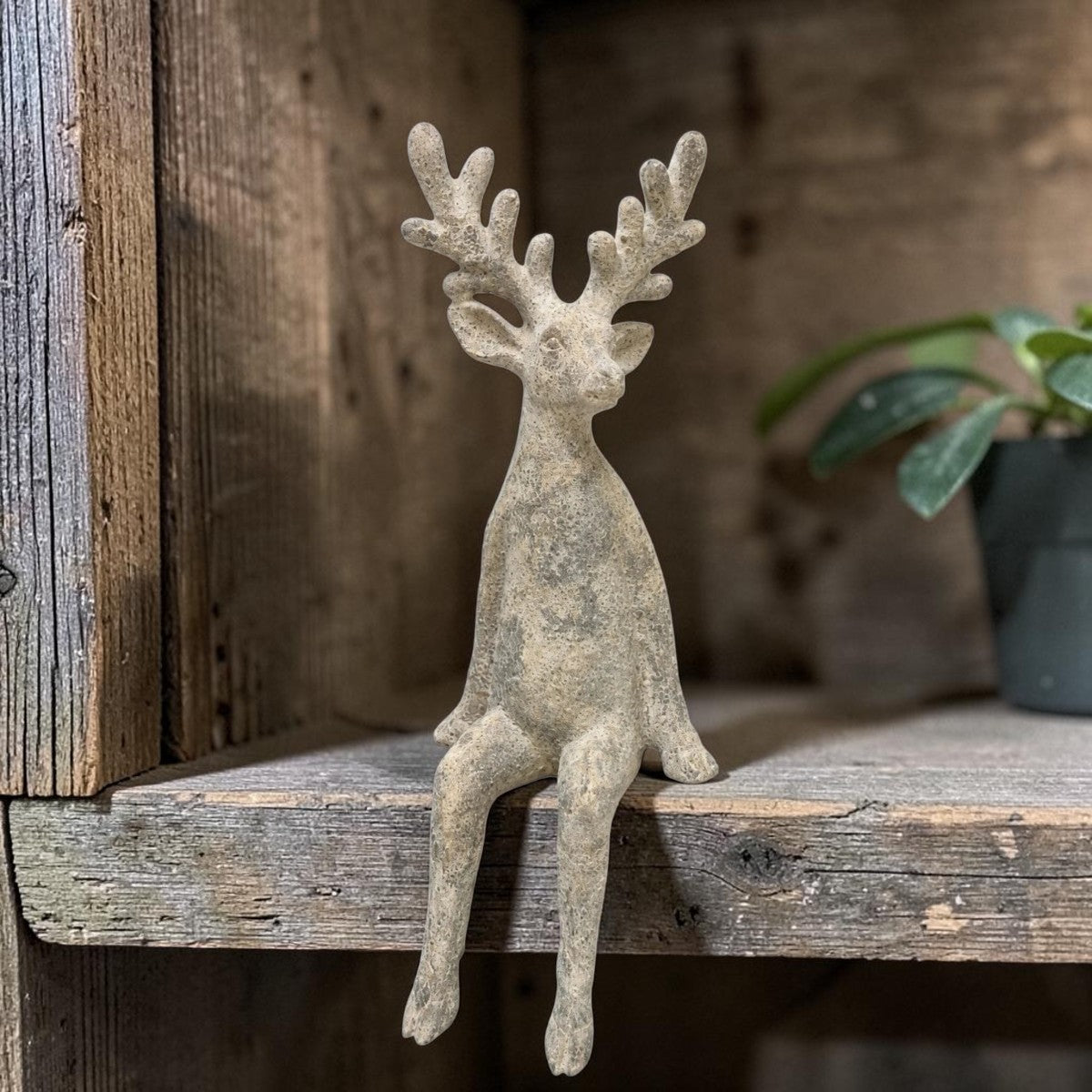 Countryfield Zittend Hert Groot – 30 cm