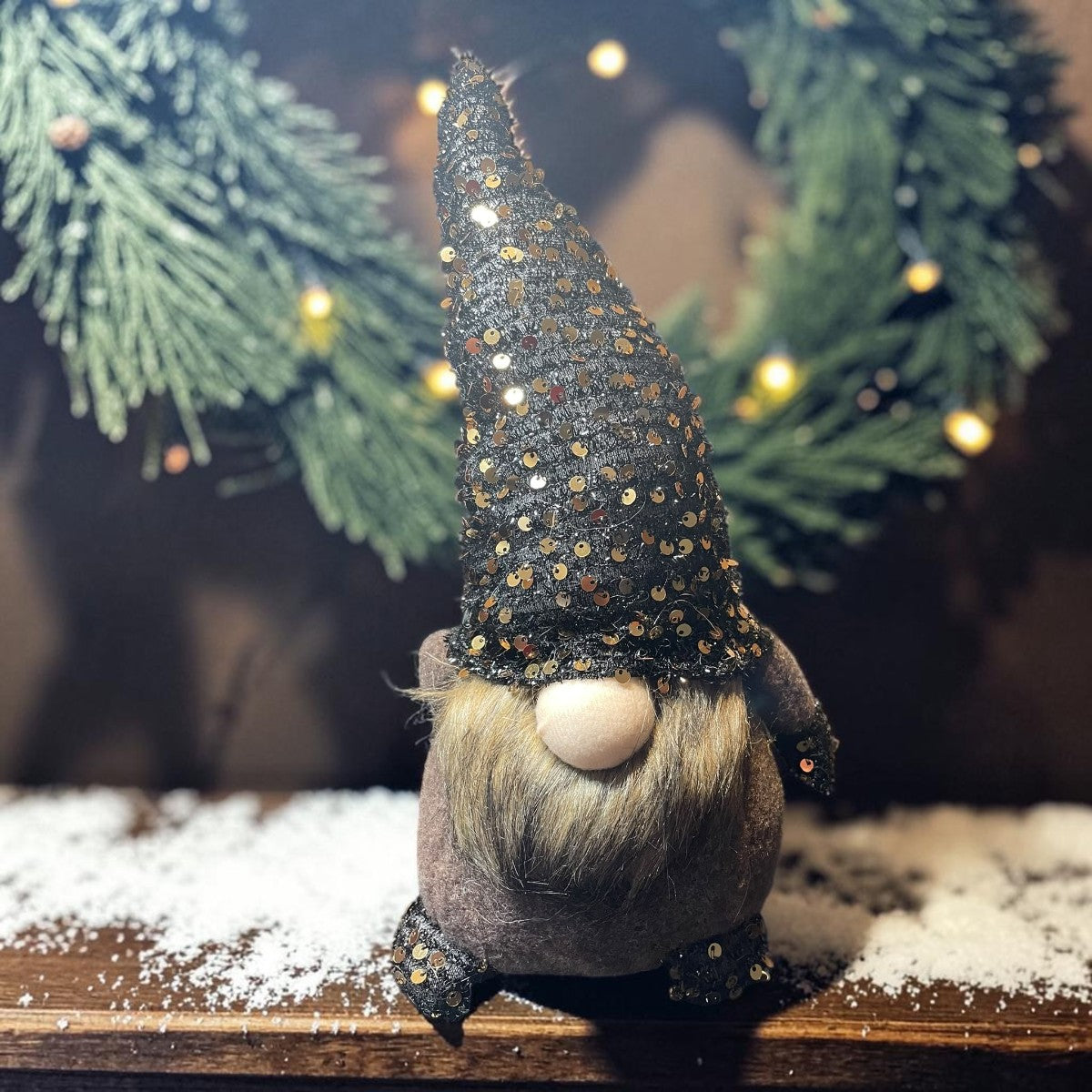 Kerstkabouter met Pailletjes Zwart – 36 cm